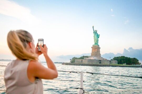 New York City Sightseeing Cruise: Statue of Liberty & Manhattan Skyline