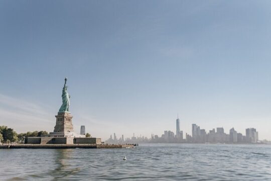 Statue of Liberty Tour: Museum, Statue Grounds & Battery Park