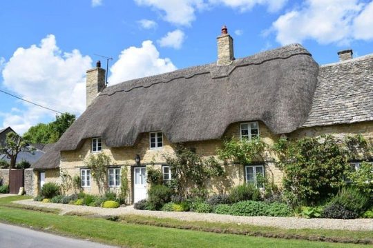 Cotswolds Villages Full-Day Small-Group Tour from Oxford