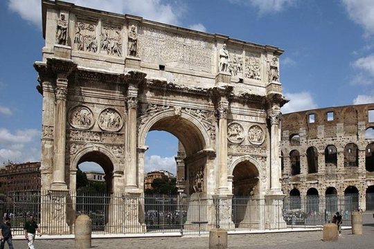 Colosseum Skip-The-Line Tickets with Roman Forum & Cesar's Palace