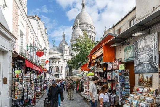 Montmartre Walking Tour to the Sacre Coeur & Skip-the-Line to Musée d'Orsay
