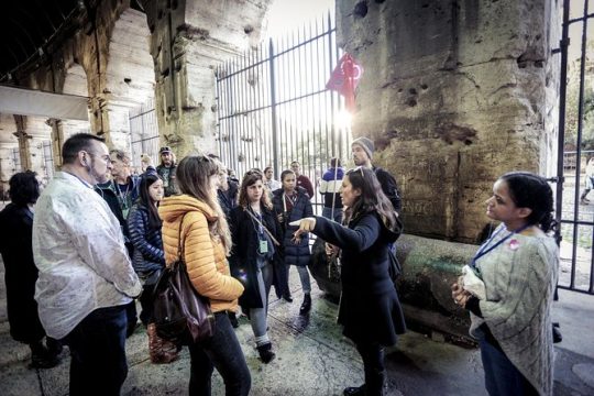 Skip the Line Colosseum, Roman Forum and Palatine Hill Tour with Pick-up