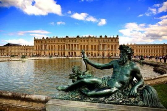 Versailles Château & Gardens Walking Tour from Paris by Train