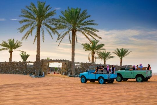 Overnight Desert Safari - Vintage Land Rovers & Traditional Activities