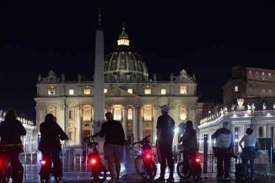 Rome by Night-Ebike tour with Food and Wine Tasting