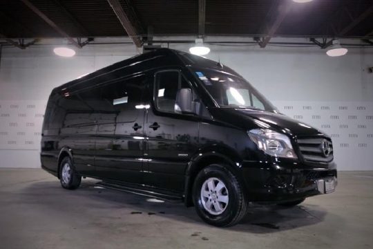 Private 14-Pax Mercedes Exec.Sprinter from or to Chicagoland Airport and Suburbs