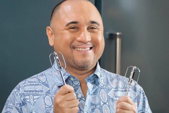 Lanai Tabura curated Private Aloha Plate Food Tour with Pickup