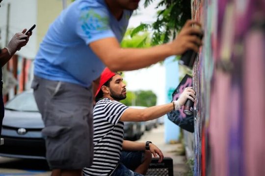 Miami's Best Graffiti Guide - Wynwood - Graffiti Demo