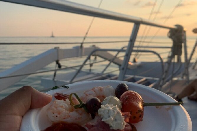 Key West Sunset Sail with Live Music, Champagne,  Hors D’oeuvres and Full Bar Image 4