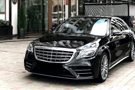 Arrival Private Transfer: O'Hare Airport ORD to Chicago in Luxury Car