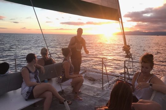 Sunset Sail Experience by Catamaran in Waikiki