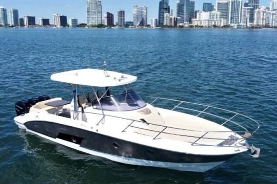 21 ft Boat for 7 people, Gas included, be your own captain. Price per boat