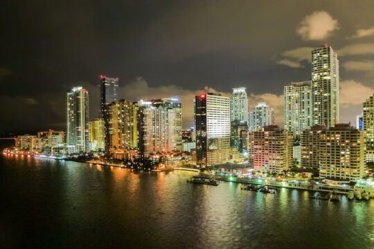 Miami Skyline 90 Min Evening Cruise on Biscayne Bay