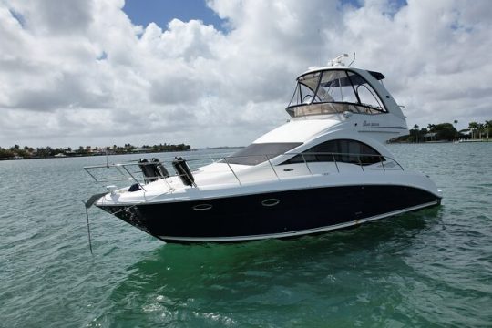 Miami Beach Private Tour Aboard 40ft Luxury Yacht with Captain!