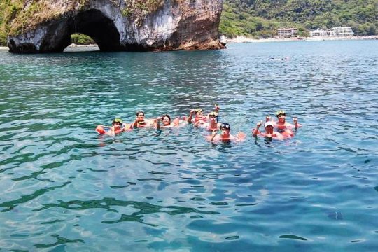 Private Snorkeling Tour to Los Arcos