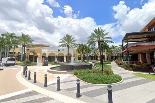 Shared Transfer to Sawgrass Mall by Tour Bus