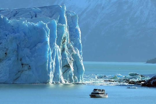 Visit to the Perito Moreno Glacier with Navigation