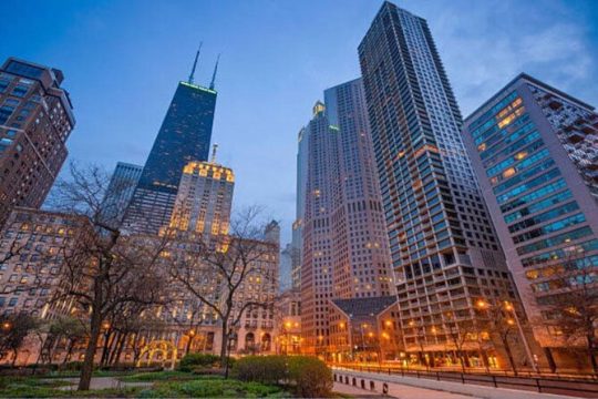 Architectural and Historical Private Tour in Downtown Chicago