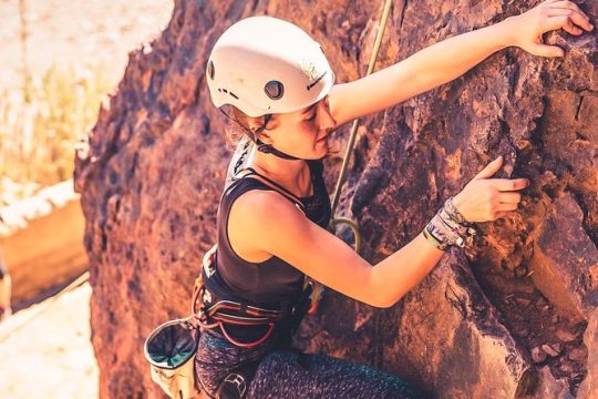 Rock Climbing from Beginners to Experts - Small Groups ツ