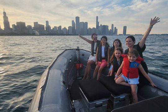 Small Group River Boat Tour in Chicago