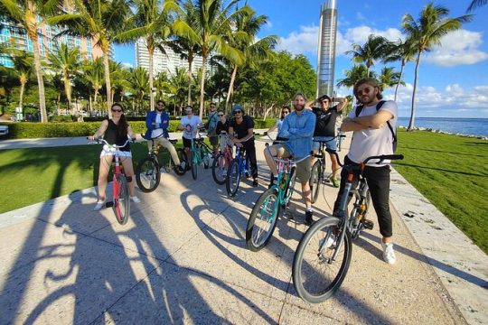 South Beach Art Deco by Bike in French