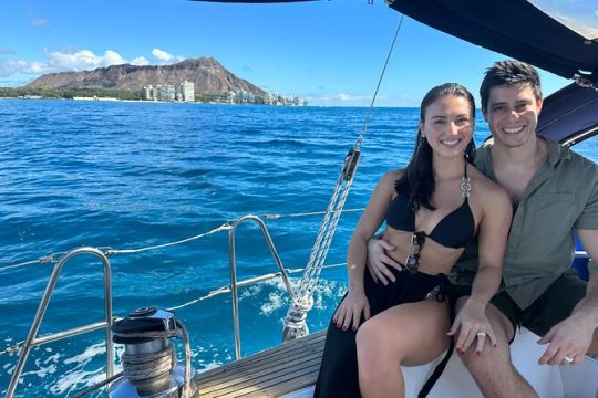 Waikiki private Day Tour and Sunset sail for couples