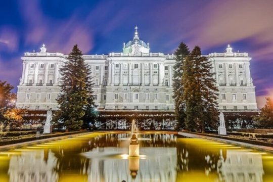 Royal Palace & Madrid Private Tour with Tapas and Drinks