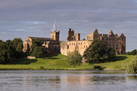 Mary Queen of Scots Private Day Tour - Luxury MPV from Edinburgh