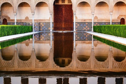 Private Full-Day Tour La Alhambra from Cadiz pick up and drop off