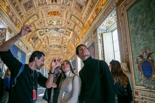 Skip the Line Vatican Sistine Chapel & Saint Peter with a Local Guide