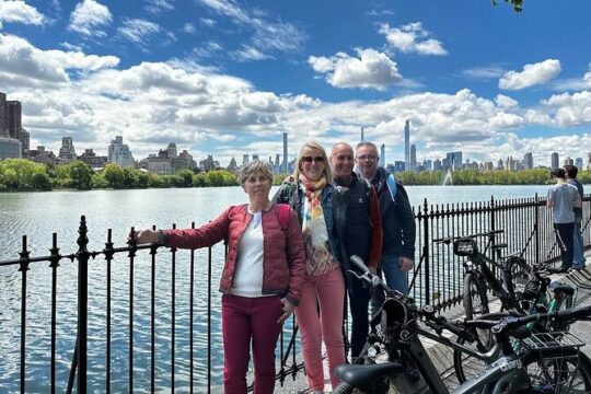 Offroad tour in French of Central Park by bike