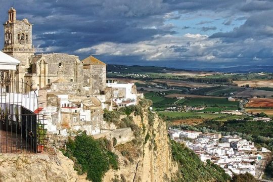 Private 8-Hour Tour to White Villages from Cadiz