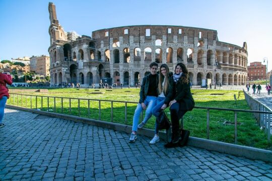 Guided Tour of the Colosseum Forums & Ancient Rome with Skip-the-line Tickets