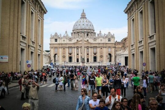 Premium Rome in a day: Vatican, Colosseum and Forum Private Tour with Pick-Up