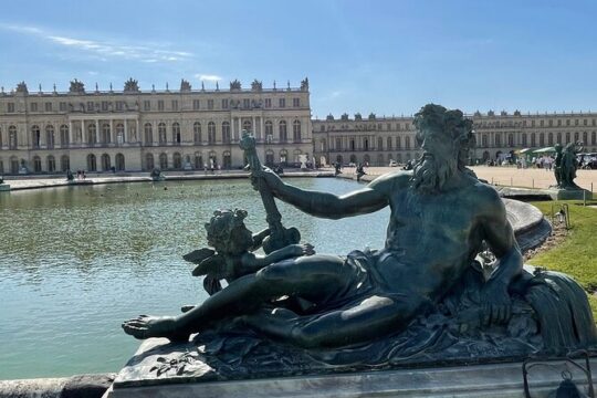 Private Van Tour from Paris to the Palace of Versailles and Giverny