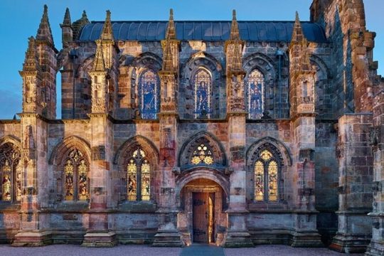 Historic Edinburgh and Rosslyn Chapel Full-Day Private Tour in a Premium Minivan