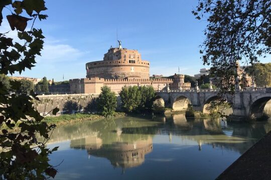 Private Walking tour in Castel Sant'Angelo with Pickup