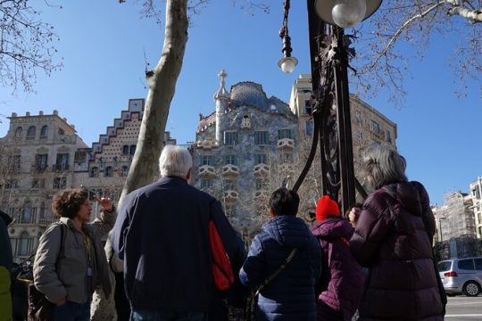 Small Group Modernism in Barcelona Walking Tour