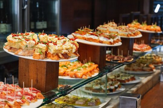 Gourmet Tapas and Wine Tour in Valencia