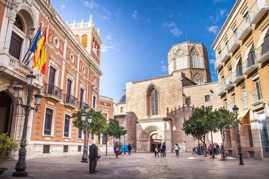 Essential Valencia and World Heritage Sites (English)