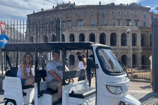 Private 3-hour tour of central Rome with an electric E-Tuk