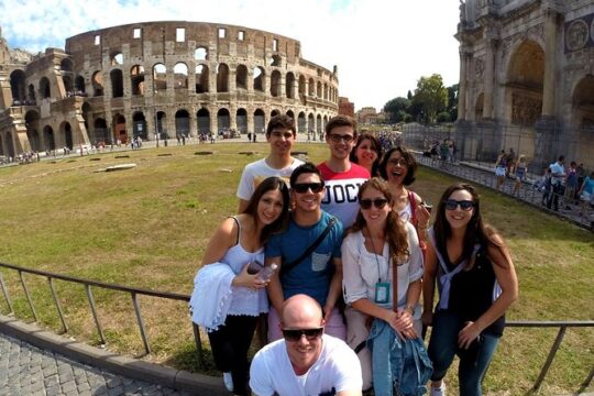 Rome: Vatican Museums and Colosseum Private Tour with Transfers