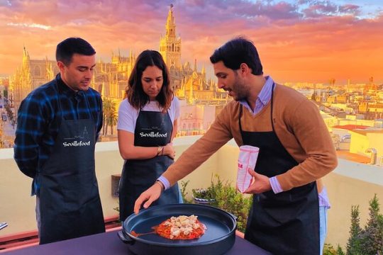 Sevilla: Panoramic Highlights Rooftop Tour & Paella Cooking Class