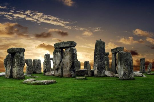 Private Tour of Stonehenge and Salisbury Cathedral