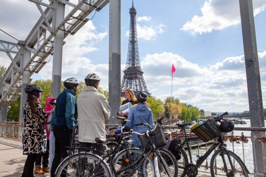 Paris along the Seine - Bike Tour