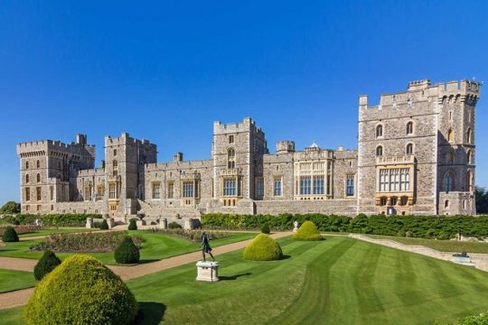 Windsor Castle private vehicle service from London with Admission tickets