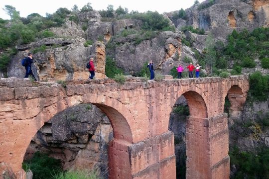 Hiking Tour of the Roman Aqueduct of Peña Cortada and Ruta de Agua