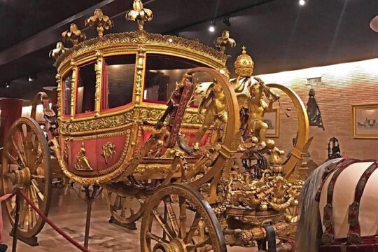 Kid-Friendly Vatican Tour with Carriage Pavilion & Fast Access by Alessandra