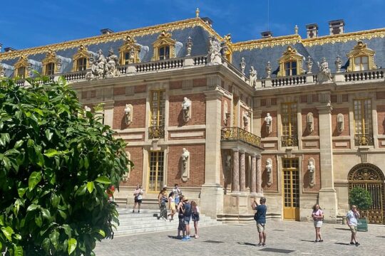 Private Paris Sightseeing & Versailles: Trianon, Palace and Gardens by Minivan