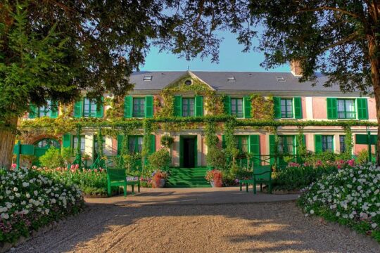 Giverny & Auvers sur Oise Private Day Trip with Monet & Van Gogh Tour from Paris